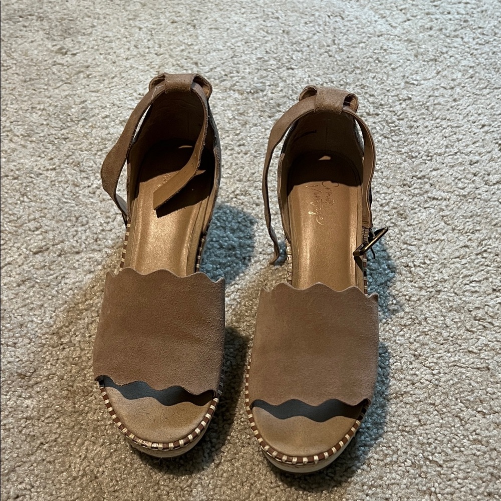 Crown Vintage Tan Sandals